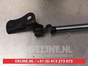 Toyota Previa Gasdemper links-achter O294372 foto 2