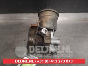 Toyota Avensis Verso Power steering pump O508067 photo 2