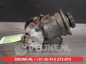 Toyota Avensis Verso Power steering pump O508067 photo 3