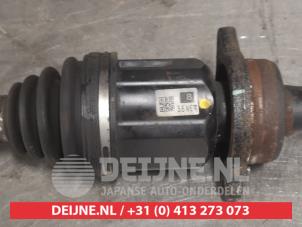 Toyota Avensis Verso Front drive shaft, right O508070 photo 3