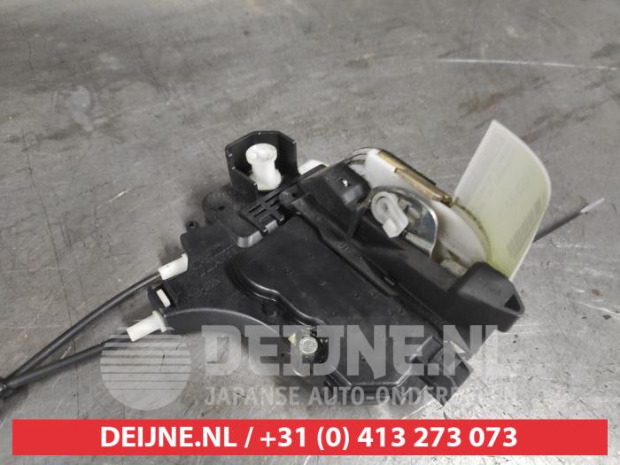 Mitsubishi Colt Deurslot Mechaniek 2Deurs links O508552