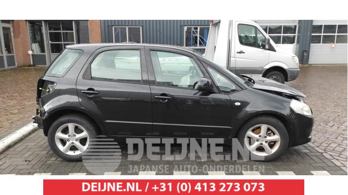 Suzuki SX-4 Portier 4Deurs rechts-voor O509041