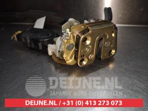 Subaru Forester Rear door lock mechanism 4-door, left O280194 photo 4