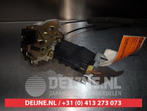 Subaru Forester Rear door lock mechanism 4-door, left O280194 photo 3