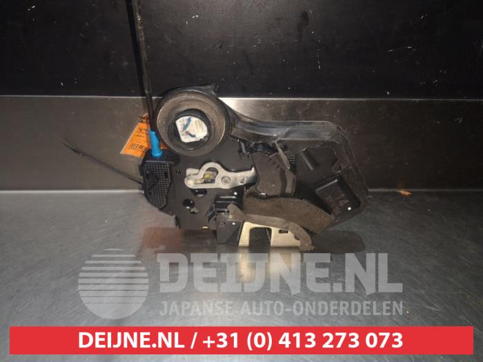 Toyota Landcruiser Deurslot Mechaniek 4Deurs rechts-achter O281815