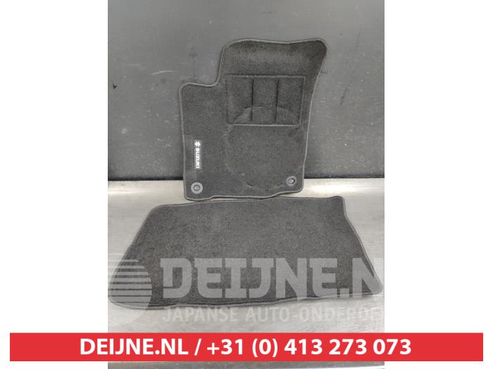 Suzuki Grand Vitara Set of mats O510082