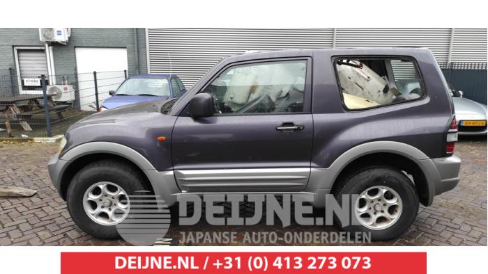 Mitsubishi Pajero Tür 2-türig links O510367