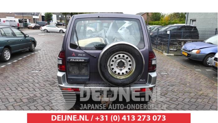 Mitsubishi Pajero Stoßstangenteil Mitte hinten O510389