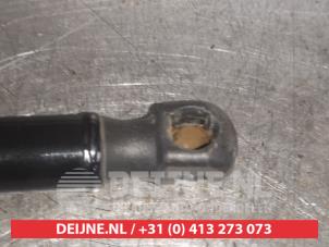 Kia Soul Rear gas strut, left O510442 photo 3