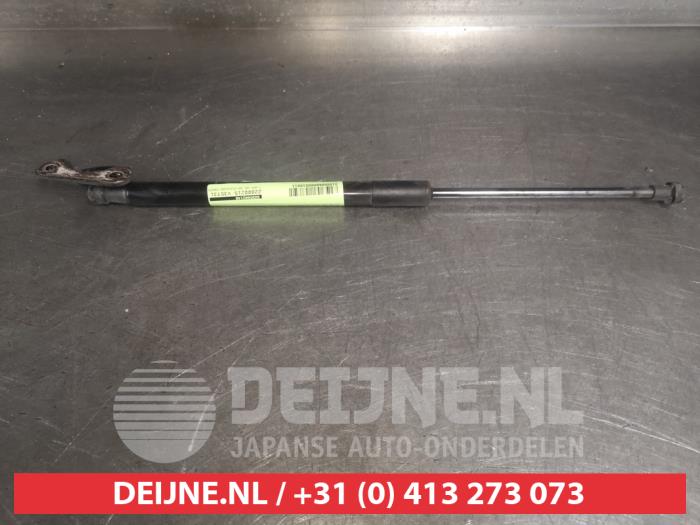 Toyota Auris Gasdemper rechts-achter O510811