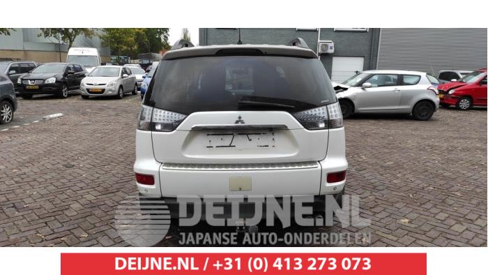 Mitsubishi Outlander Achterklep reflector rechts O511049