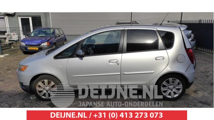 Mitsubishi Colt Portierruit 4Deurs links-achter O511904
