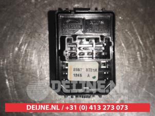 Nissan Note Spiegel Schakelaar O511981 foto 2