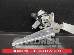 Toyota Landcruiser Ruitmechaniek 4Deurs links-achter O512191 foto 2