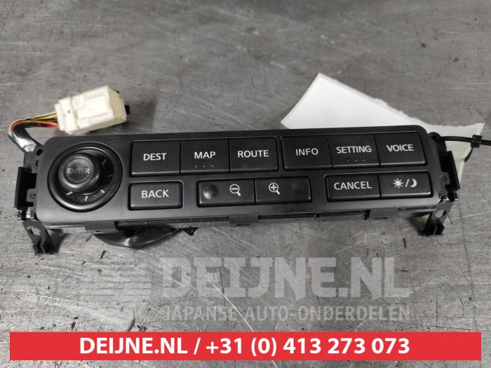 Nissan Murano Radiobedienfeld O512410