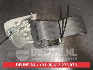 Toyota Prius Rear seatbelt, left O512432 photo 2