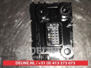 Mitsubishi Outlander Handrem schakelaar O512662 foto 2