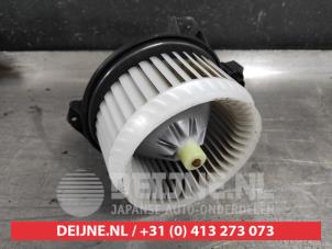 Toyota Yaris Heating and ventilation fan motor O513716 photo 2
