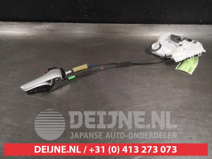 Toyota Prius Deurslot Mechaniek 4Deurs rechts-voor O513752