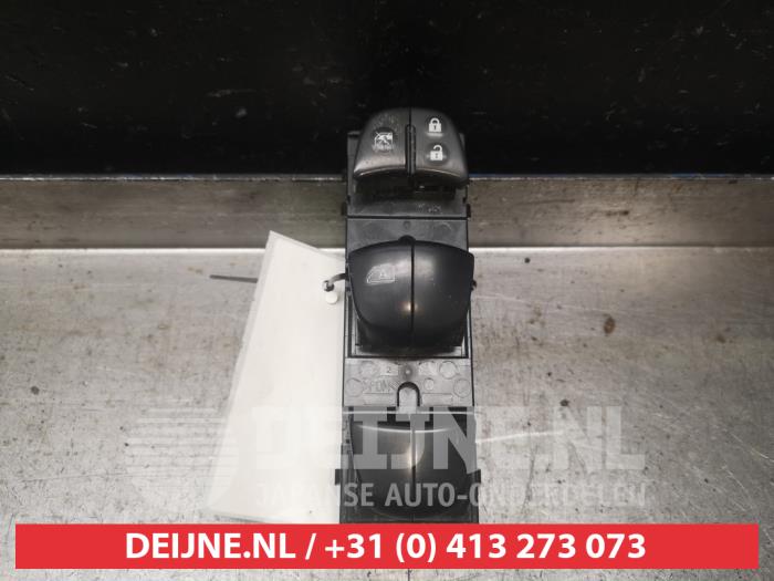 Nissan Qashqai Combischakelaar ramen O514185