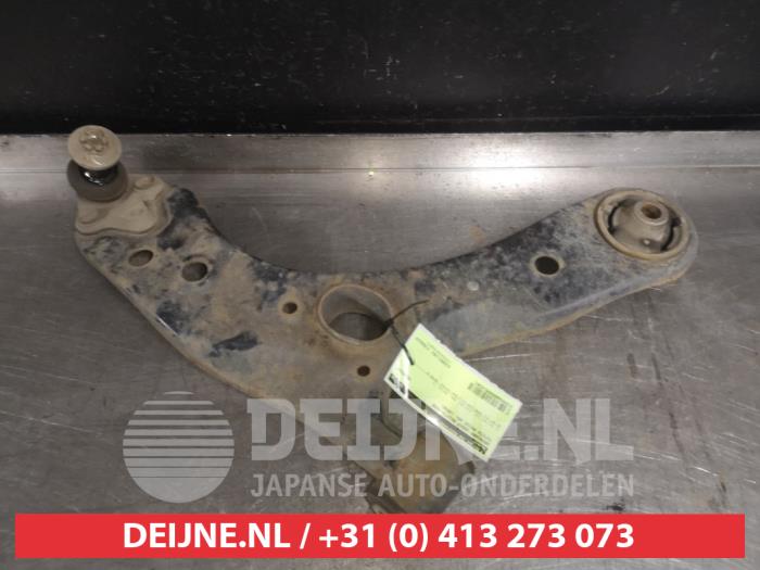Toyota Prius Draagarm onder rechts-voor O514301