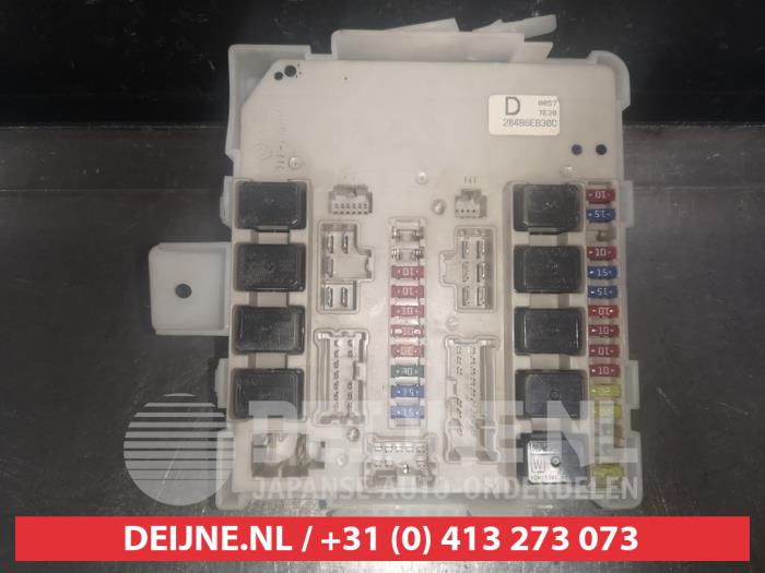 Nissan Navara Fuse box O514926