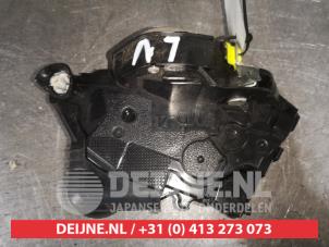 Toyota Prius Deurslot Mechaniek 4Deurs links-voor O514969 foto 3