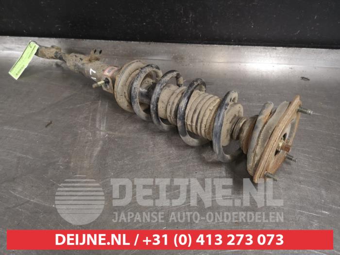 Nissan 350 Z Stoßdämpferstrebe links vorne O515056