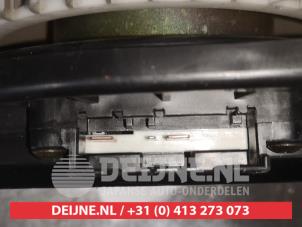 Nissan 350 Z Kachel Ventilatiemotor O515057 foto 3