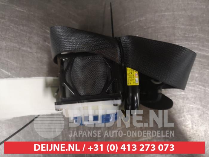 Toyota C-HR Front seatbelt, right O515279