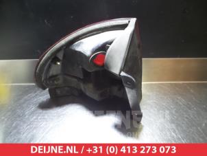 Mazda 626 Rücklicht rechts O298788 foto 2