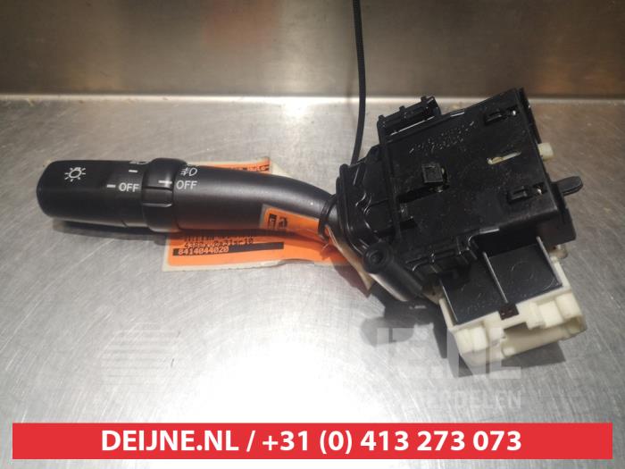 Toyota Avensis Verso Licht Schalter O307365