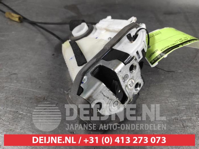 Toyota Prius Deurslot Mechaniek 4Deurs links-achter O515557