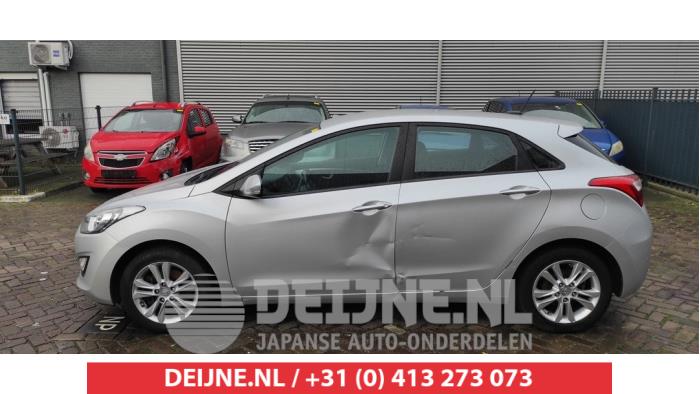 Hyundai I30 Portierruit 4Deurs links-achter O515816