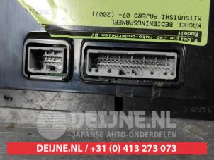 Mitsubishi Pajero Heater control panel O516007 photo 2
