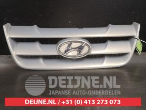 Gebruikte Grille Hyundai Matrix 1.6 16V Prijs € 25,00 Margeregeling aangeboden door V.Deijne Jap.Auto-onderdelen BV