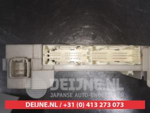 Toyota Landcruiser Sicherungskasten O516487 foto 2