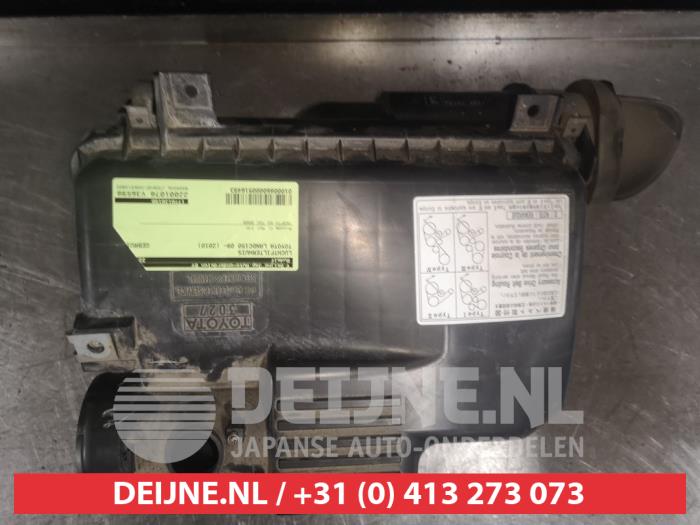 Gebruikte Luchtfilterhuis Toyota Land Cruiser (J15) 3.0 D-4D 16V Prijs € 50,00 Margeregeling aangeboden door V.Deijne Jap.Auto-onderdelen BV