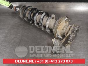 Gebruikte Mac Phersonpoot links-voor Toyota Land Cruiser (J15) 3.0 D-4D 16V Prijs € 200,00 Margeregeling aangeboden door V.Deijne Jap.Auto-onderdelen BV