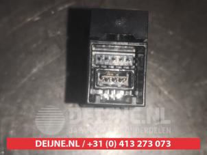 Toyota Landcruiser AUX / USB connection O516755 photo 2