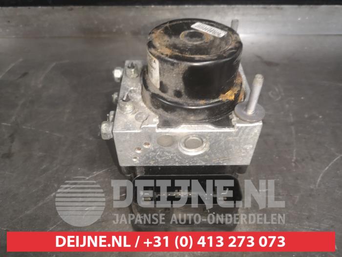 Gebruikte ABS Pomp Toyota Yaris III (P13) 1.33 16V Dual VVT-I Prijs € 60,00 Margeregeling aangeboden door V.Deijne Jap.Auto-onderdelen BV
