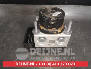 Toyota Yaris ABS pump O516793 photo 2