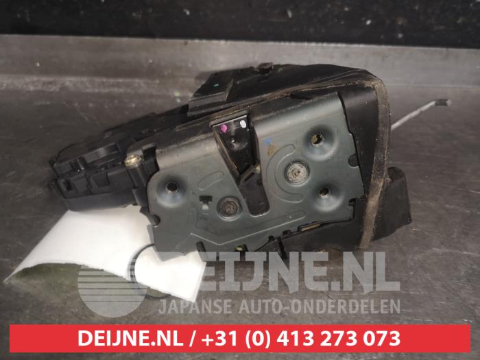 Mazda 3 Deurslot Mechaniek 4Deurs rechts-voor O516893
