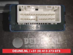 Toyota Yaris Verso Zentralverriegelung Modul O516993 foto 2