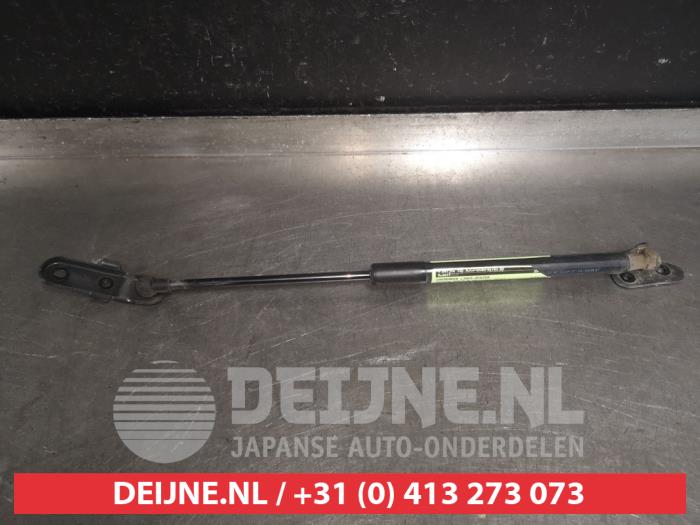 Toyota Yaris Gasdemper links-achter O517097