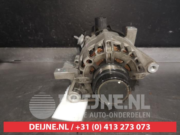 Gebruikte Dynamo Toyota Yaris III (P13) 1.5 16V Dual VVT-iE Prijs € 45,00 Margeregeling aangeboden door V.Deijne Jap.Auto-onderdelen BV