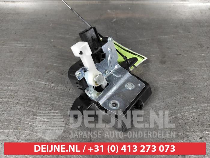 Kia Picanto Tailgate lock mechanism O517155
