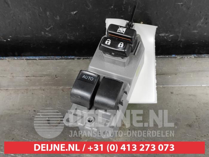 Toyota Yaris Multi-functional window switch O517535