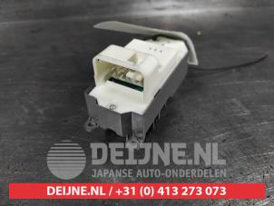 Toyota Yaris Multi-functional window switch O517535 photo 2