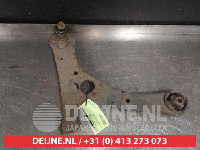 Toyota Corolla Draagarm onder rechts-voor O517820